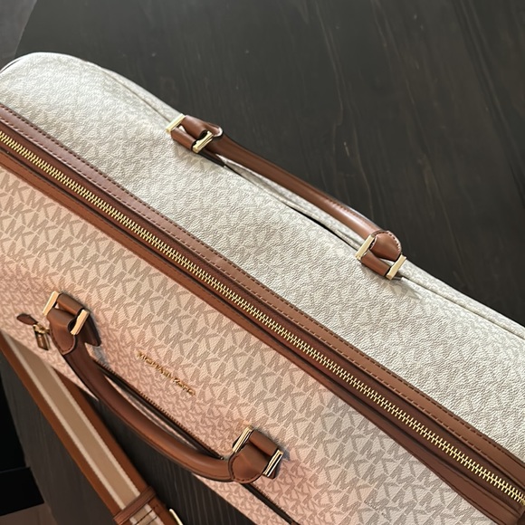 Michael Kors Weekender Duffle Bag - Picture 3 of 10